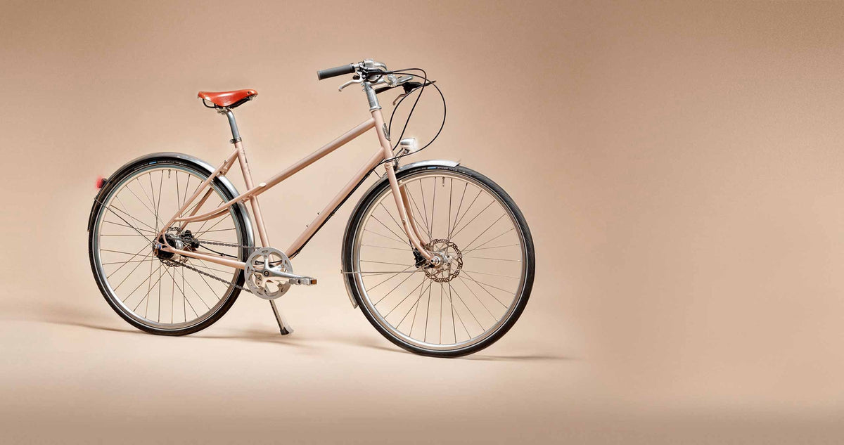 Pelago Airisto Commuter i Pearl Rosa, set fra siden i studiet