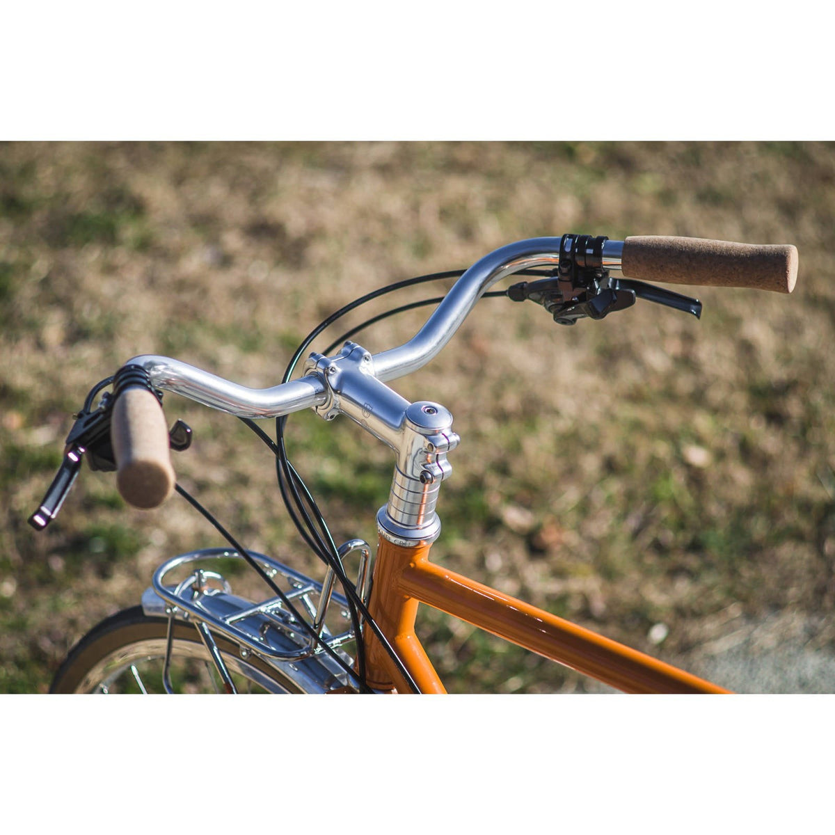 Velo Orange Tourist-styr, på en cykel
